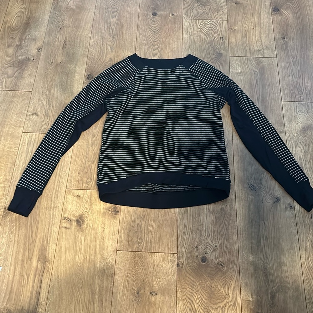 Lululemon sweatshirt